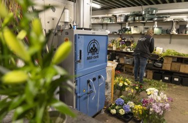 Presse-a-balles-dans-un-magasin-de-detail