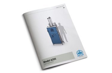 Manuel blanc pour l’entretien d’une presse à balles sur fond blanc