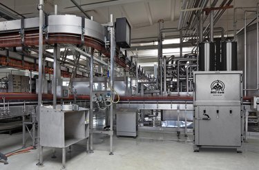 Grande presse à balles grise dans la production alimentaire