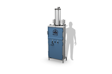 Petite presse à balles pneumatique comparée à l’ombre d’un homme